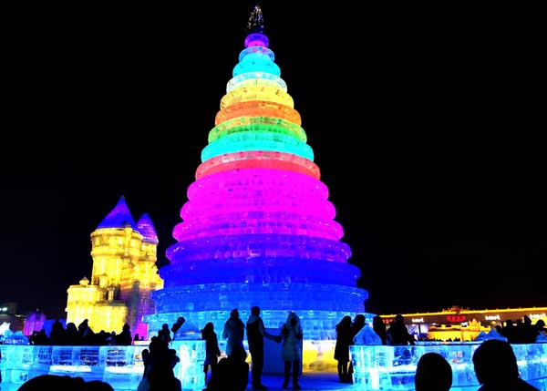 Ice-Christmas-tree-Harbin