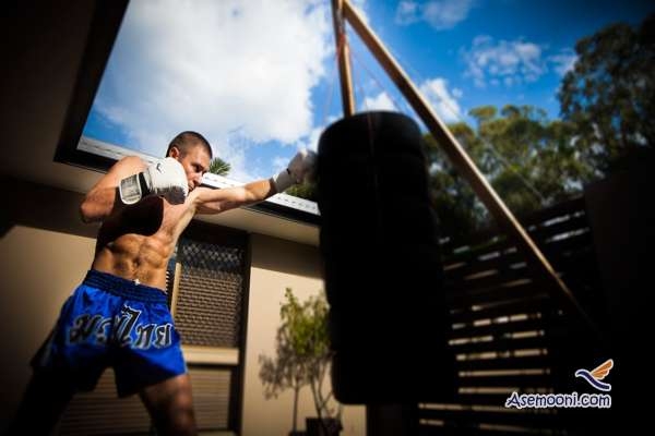 وقتی از بازوهایتان کار میکشید، چقدر کالری میسوزد؟