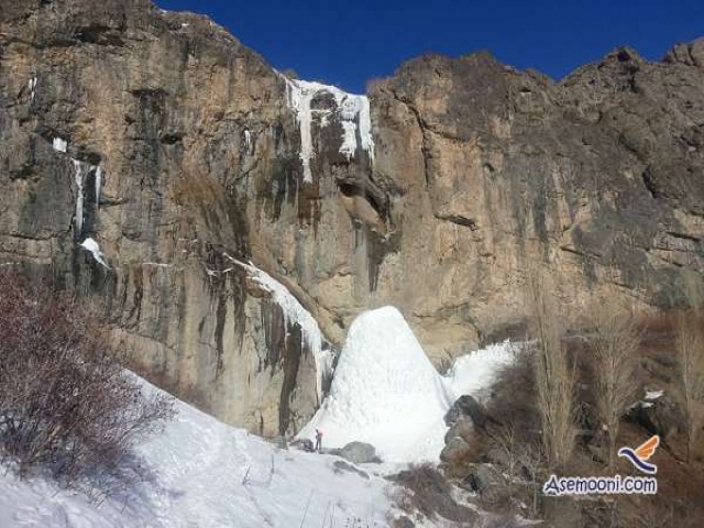 آبشار یخی زیبای سنگان در استان تهران