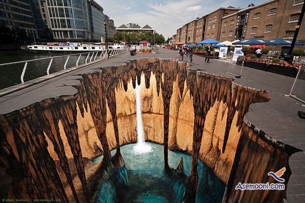 a-three-dimensional-painting-on-the-floor-of-the-street(7)