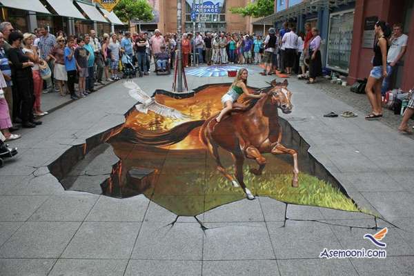a-three-dimensional-painting-on-the-floor-of-the-street(9)