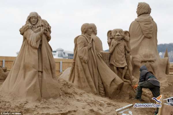 mare-sand-sculptures(2)