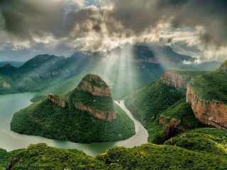 تصاویری شگفت انگیز از دره رودخانه بلاید در آفریقای جنوبی