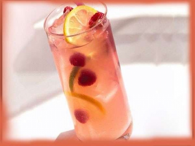 طرز تهیه لیموناد مادلاین نوشیدنی خنک برای تابستان طرز تهیه لیموناد مادلاین نوشیدنی خنک برای تابستان