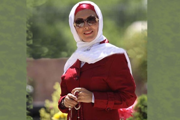 بیوگرافی مجری توانمند، ژیلا صادقی