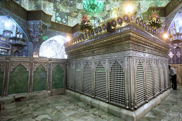 ضریح حرم حضرت معصومه (س) ضریح حرم حضرت معصومه (س)