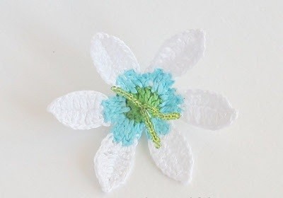 learning-to-weave-a-narcissus-flower(10)