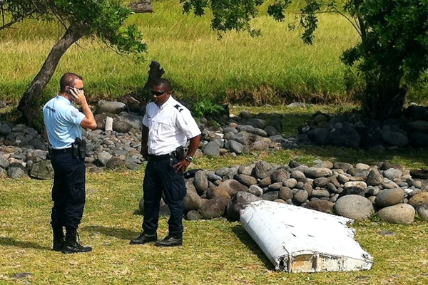the-malaysian-aircraft-carcasses-in-beaches-of-madagascar