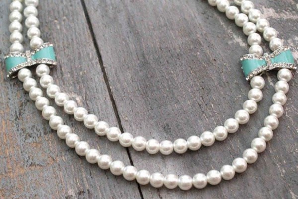 Making beautiful pearl necklace(4)