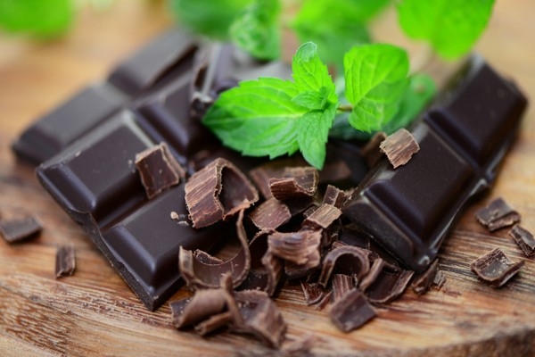 خواص و مضرات شکلات تلخ