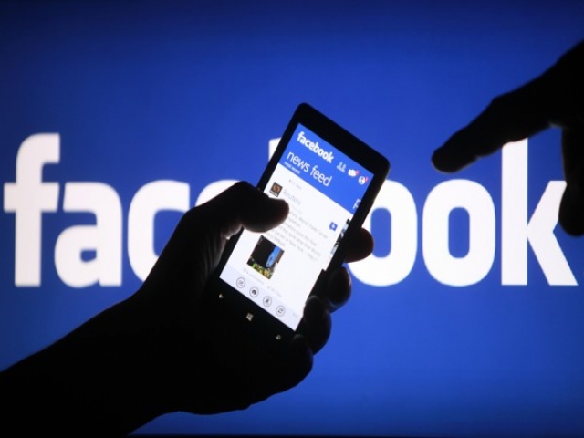 فیس بوک قصد دارد با توسعه یک اپلیکیشن اختصاصی، واقعیت مجازی را به تلفن های همراه بیاورد