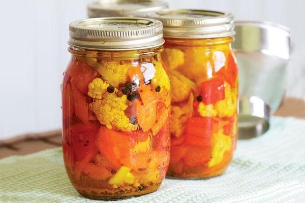 ترشی مخلوط فلفل دلمه ای