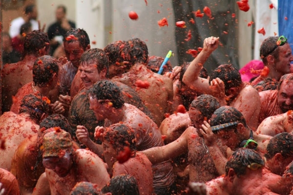 عجیب ترین آداب و رسوم مردم جهان!