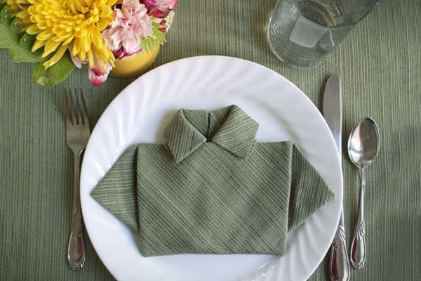 napkin-folding-shirt