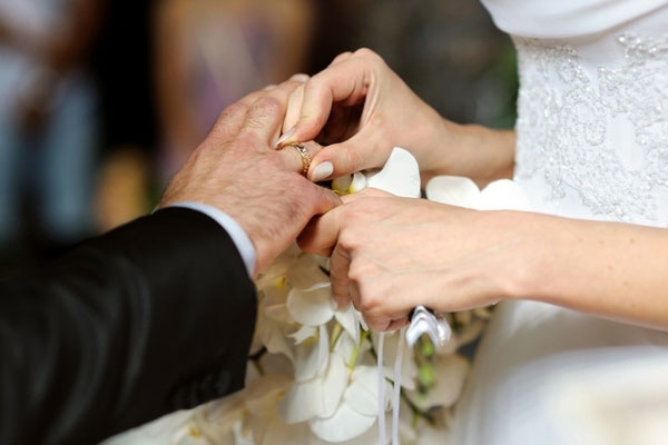 در ازدواج دخترانی که از نظر سنی بزرگتر می باشند تفاهم کافیست؟