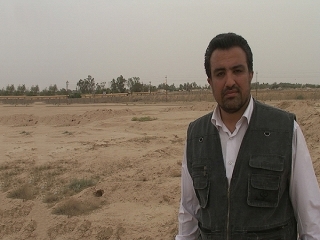 خبرنگار صدا و سیما در کنار ابوعزرائیل + عکس