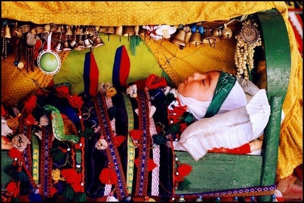 سنت دندان سری و گهواره بندان در مازندران