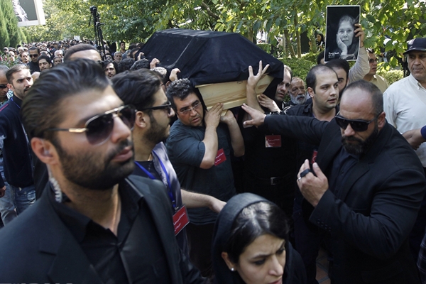 faces-funeral-homa-rousta(11)