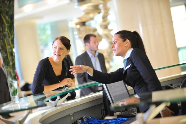 10 اشتباه همیشگی در آداب معاشرت