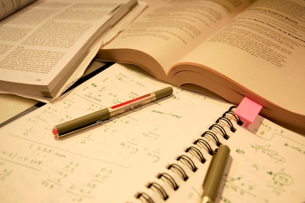 چگونه کتابهای درسی خود را مطالعه کنیم و بهتر یاد بگیریم؟