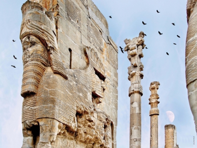 خواندن تاریخ ایران نیازمند دانستن زبان فارسی است خواندن تاریخ ایران نیازمند دانستن زبان فارسی است