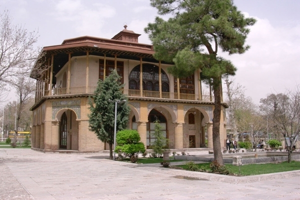 کاخ چهلستون قزوین - مبارک‌ ترین بنای دنیا