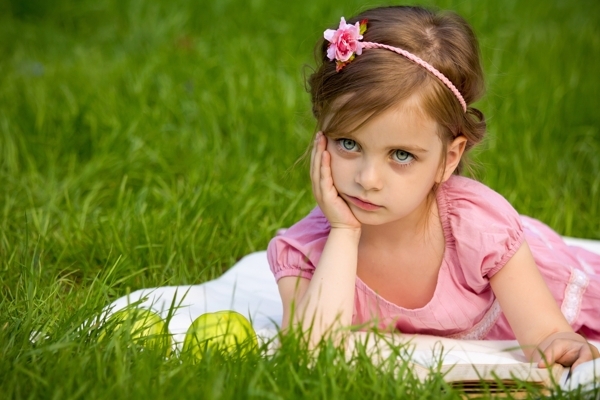 چرا کودکان کم رو یا پررو می شوند؟