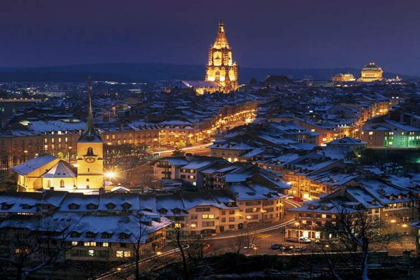 Spectacular images of towns and villages in the Christmas mood(1)