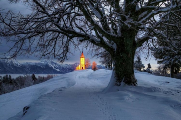 Spectacular images of towns and villages in the Christmas mood(13)