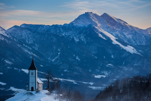 Spectacular images of towns and villages in the Christmas mood(15)