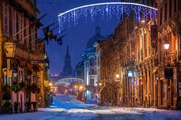 Spectacular images of towns and villages in the Christmas mood(23)