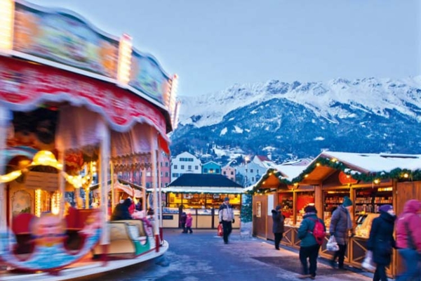 Spectacular images of towns and villages in the Christmas mood(5)