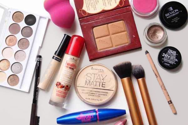 از بین بردن انواع لکه های آرایشی