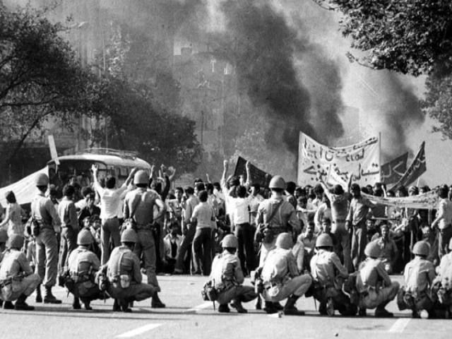 آیا انقلاب اسلامی ایران همچنان پیشرو است؟ آیا انقلاب اسلامی ایران همچنان پیشرو است؟