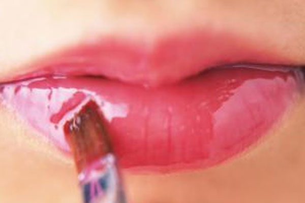 The-cause-of-dryness-and-scaling-of-lips