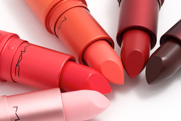 The-negative-effects-of-lipstick-traces-on-intelligence