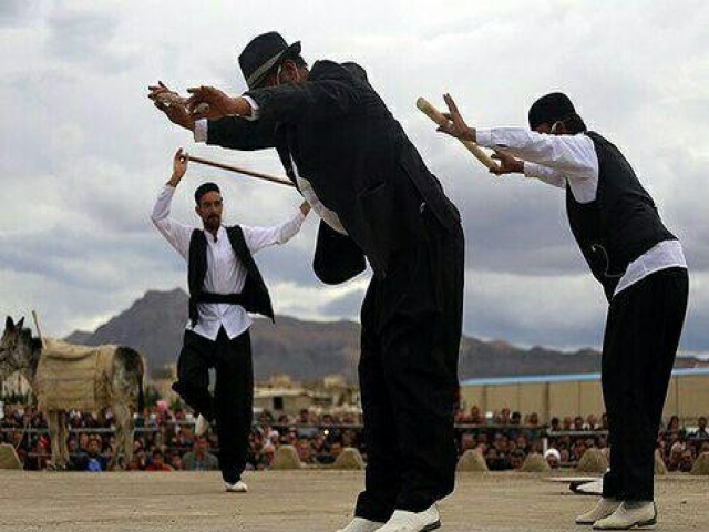جشن شکرانه آب و باروری طبیعت در شهر نیم ور جشن شکرانه آب و باروری طبیعت در شهر نیم ور