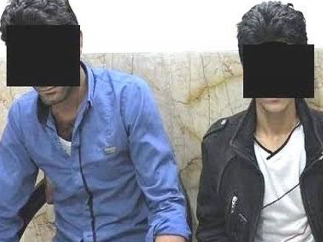 ربودن یک زن توسط 2 مرد شمشیرزن در مشهد ربودن یک زن توسط 2 مرد شمشیرزن در مشهد