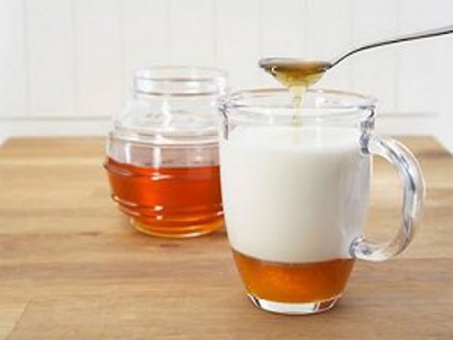 معجزه مصرف شیر و عسل در صبح معجزه مصرف شیر و عسل در صبح