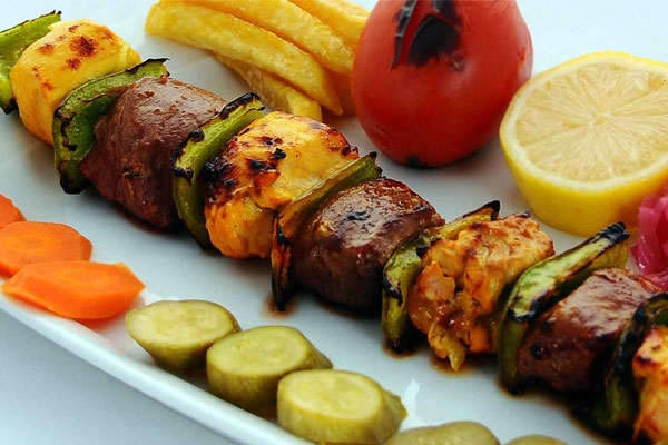 همراه با کباب ماست و دوغ نخوریم