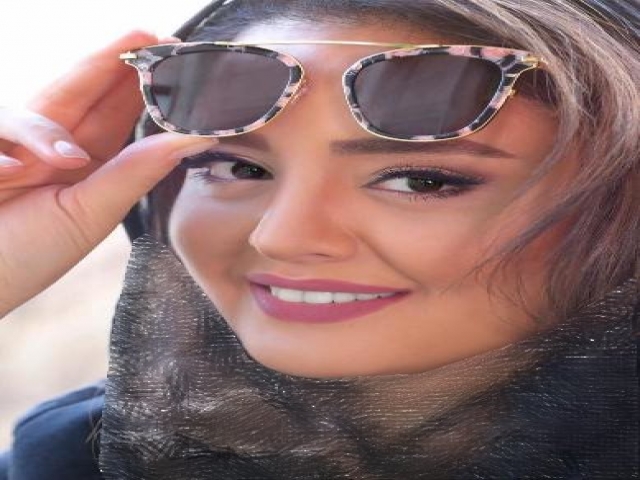 پست جدید نرگس محمدی و شباهت او به ابرو گوندش پست جدید نرگس محمدی و شباهت او به ابرو گوندش