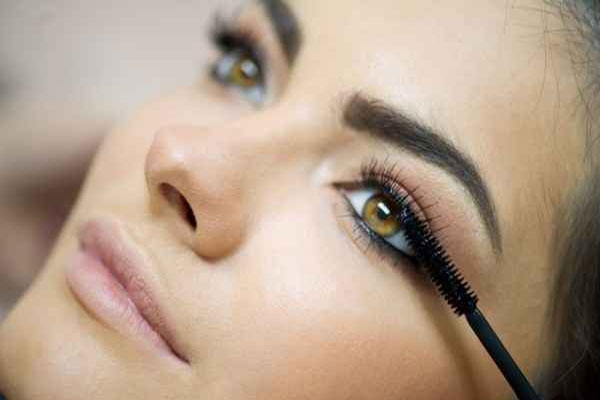 چگونه با آرایش، چشم خود را درشت کنیم؟