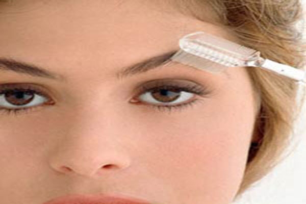 برداشتن ابرو و آرایش بی عیب و نقص ابروها