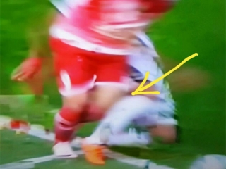 تصویری که نشان می‌دهد پنالتی پرسپولیس پنالتی نبود!