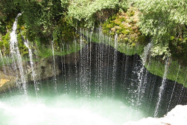 «آب ملخ» مرموزترین آبشار ایران