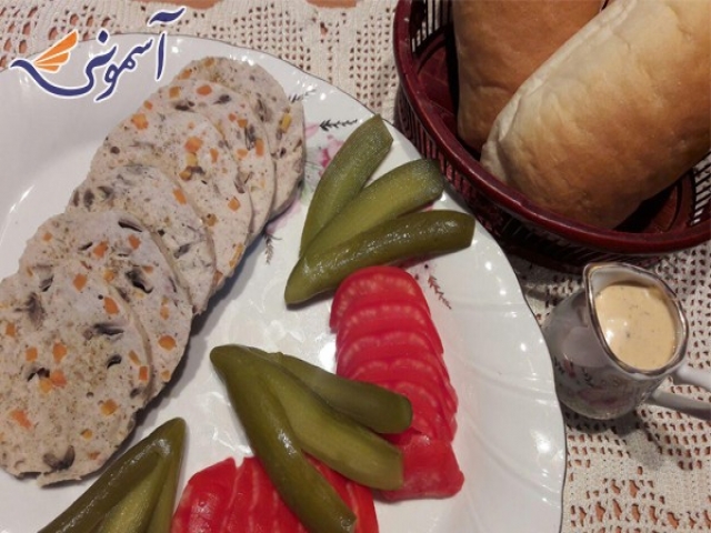 کالباس خانگی انتخابی سالم و خوشمزه کالباس خانگی انتخابی سالم و خوشمزه