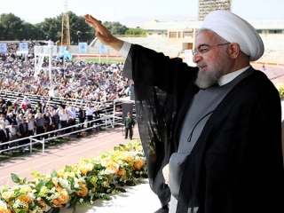 واکنش حسن روحانی به شعارهای اعتراضی مردم کرمانشاه/ گوش نمی‌کنید به حرف من!