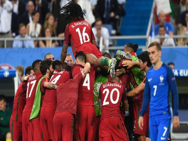 پرتغال قهرمان یورو 2016، اشک های رونالدو به لبخند تبدیل شد