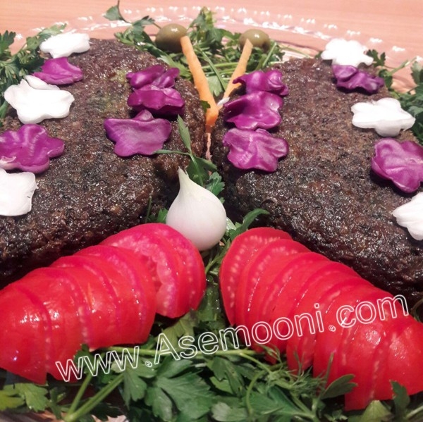 کوکو سبزی با زرشک و گردو