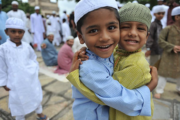 Customs-Muslims-on-Eid-Al-Fitr